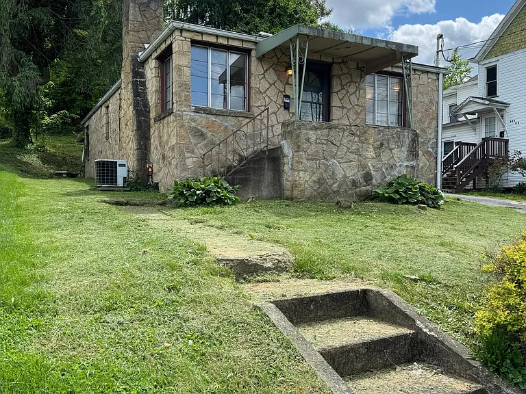807 Potomac Ave — Photo 1