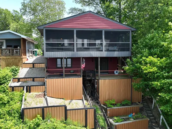 11938 W Breezy Point Dr, Monticello, IN 47960