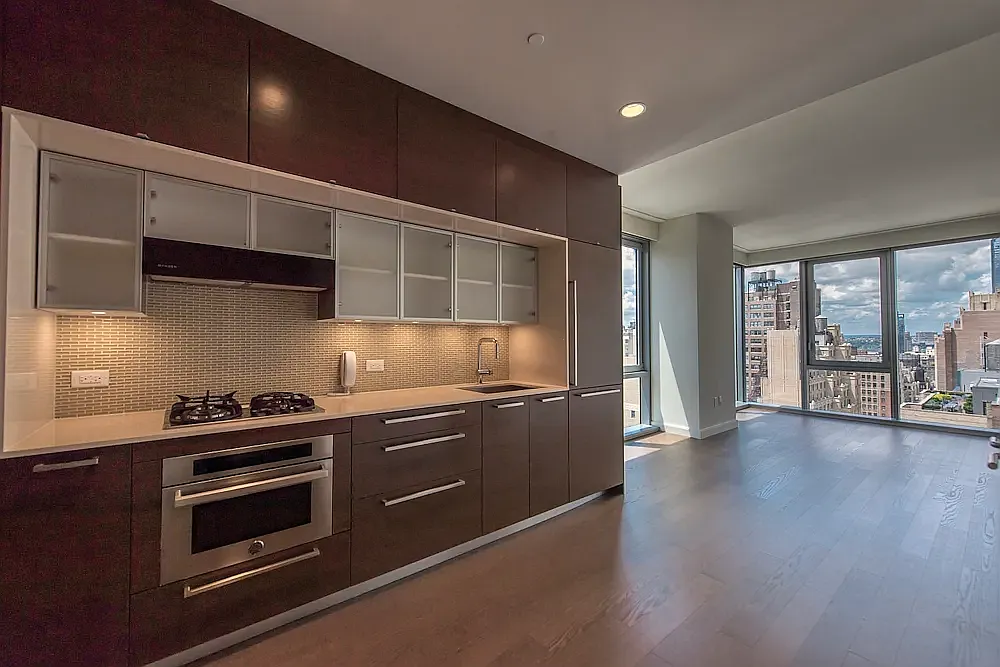 100 West 31st Street — Photo 1