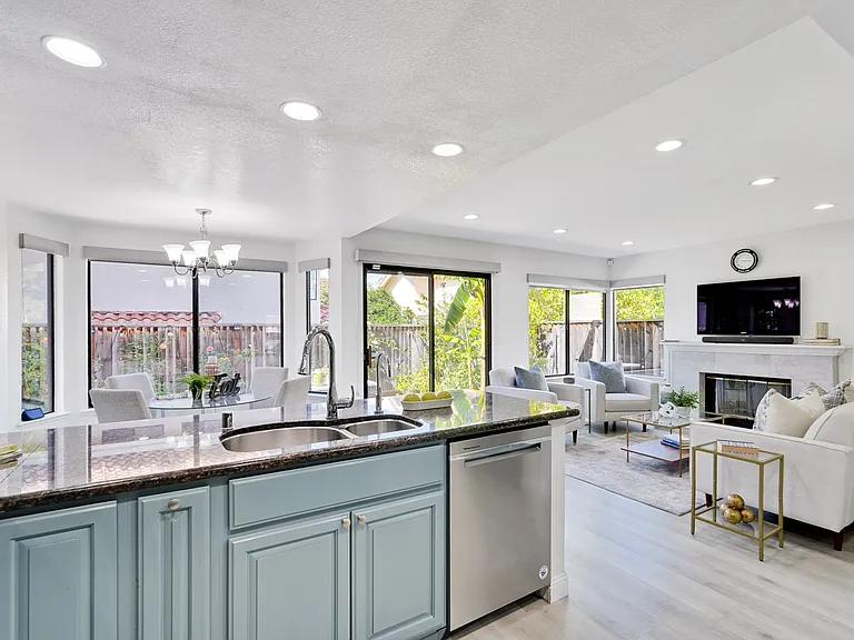 43382 Livermore Cmn — Photo 38