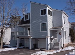 39 Peddlers Dr #39, Branford, CT 06405
