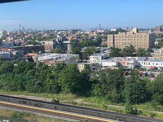 Rented by Friedman Mayer, LREB | media 11