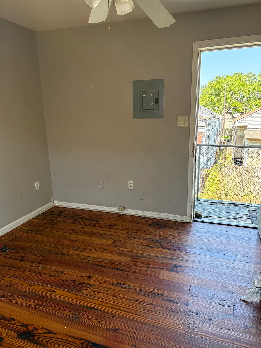 Building Photo - 2219 S Liberty St #2D
