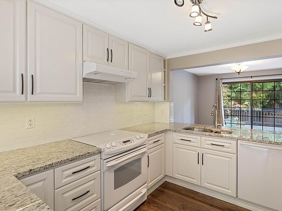 5th image of 8517 139th Ave NE