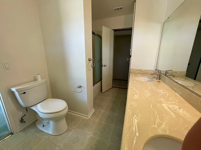 1657 Cayton Ave — Photo 13