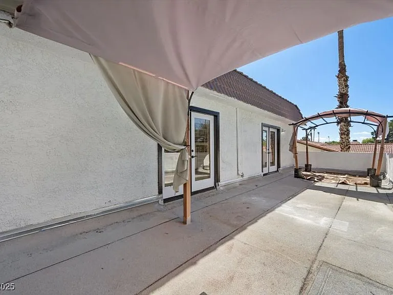 1695 Montessouri St — Photo 26