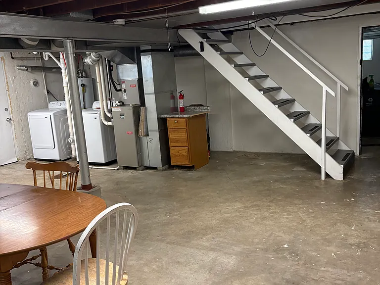 1050 Covedale Ave — Photo 13