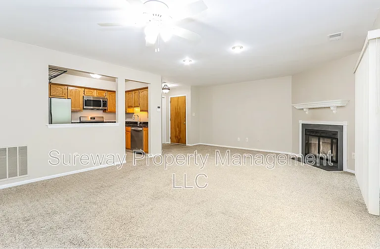 108 Lowell Ct #5 — Photo 4
