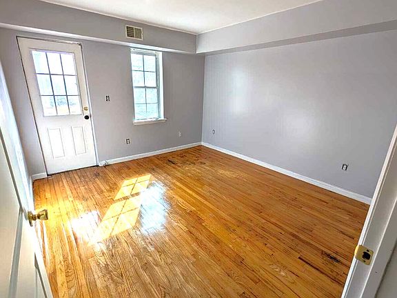 3rd image of 224-225 N Arlington Ave #2