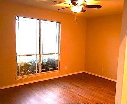 3rd image of 1023 Mansfield Ln