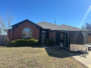 2300 Augusta Dr, Moore, OK 73160