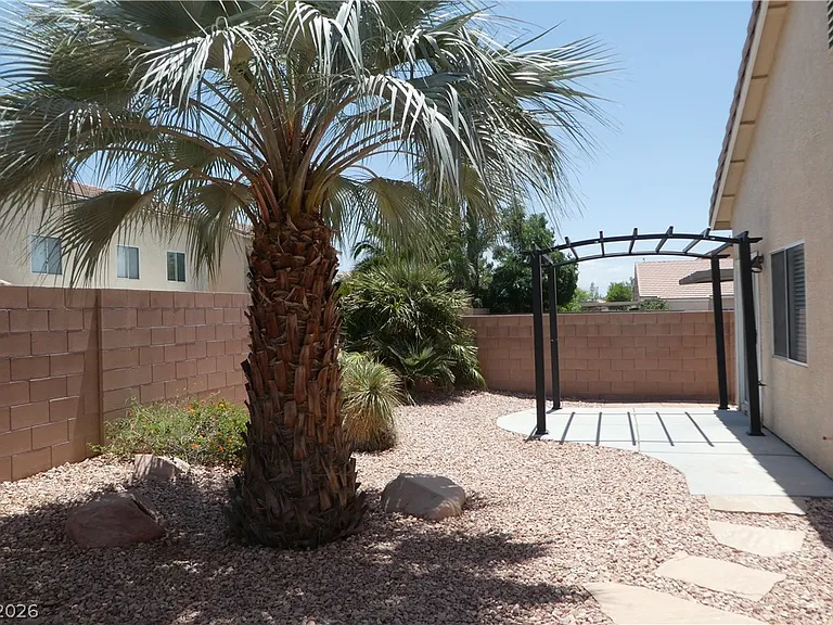 6038 Blue Autumn St — Photo 38