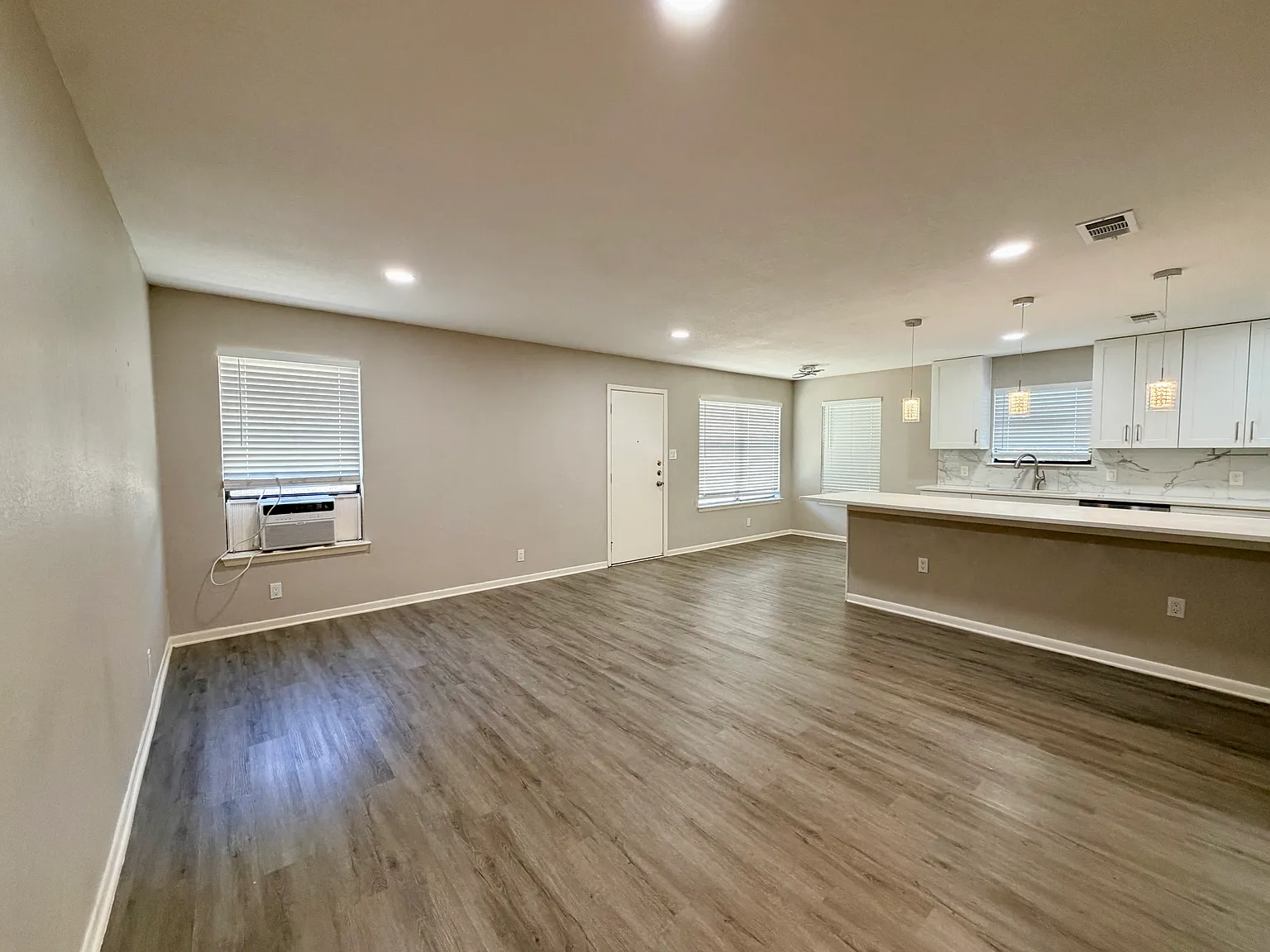 3 bed, 1113 sqft, $1,800 — Photo 1