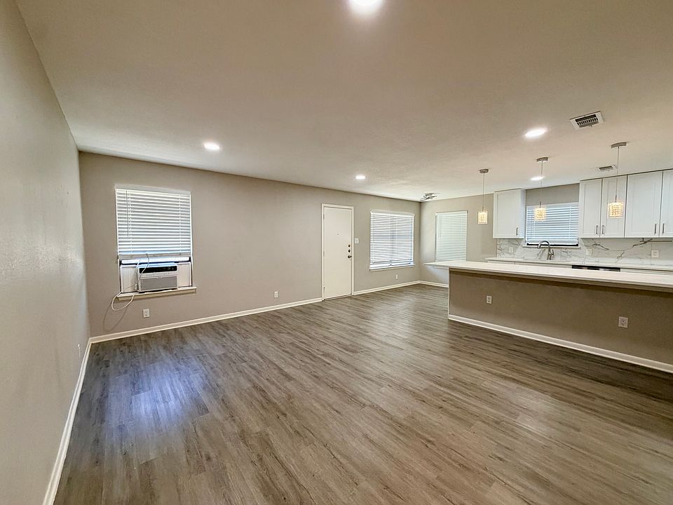 1st image of 1403 Long Branch Dr