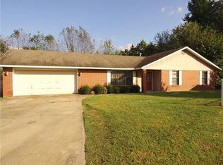 904 W Geneva St, Rogers, AR 72758