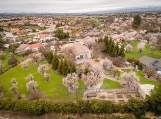 1555 Lyle Ln, Paso Robles, CA 93446