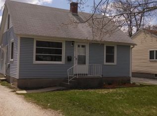 386 N Park Ave, Aurora, IL 60506