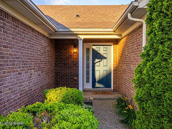 3rd image of 7003 Hollow Oaks Dr