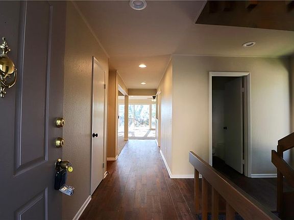 4th image of 49 Britten Cir