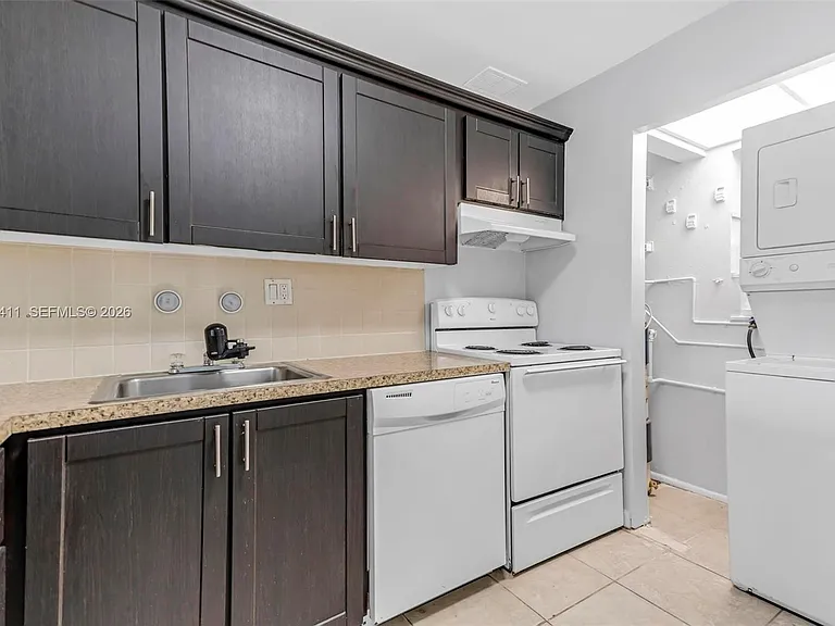 7900 Fairview Dr #105 — Photo 2