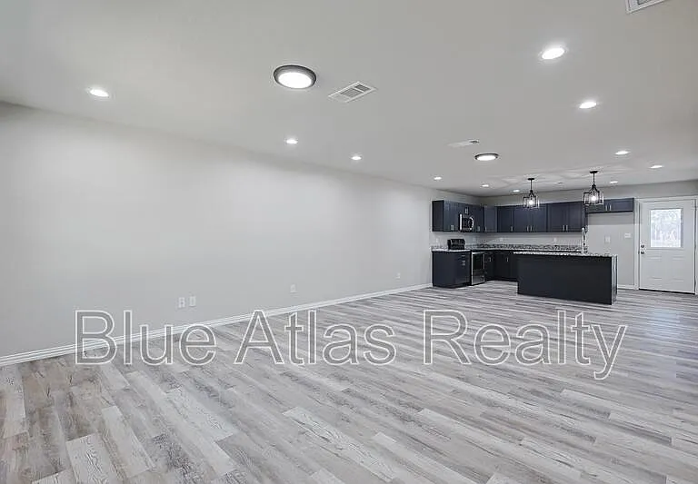 5820 Grayson St — Photo 5
