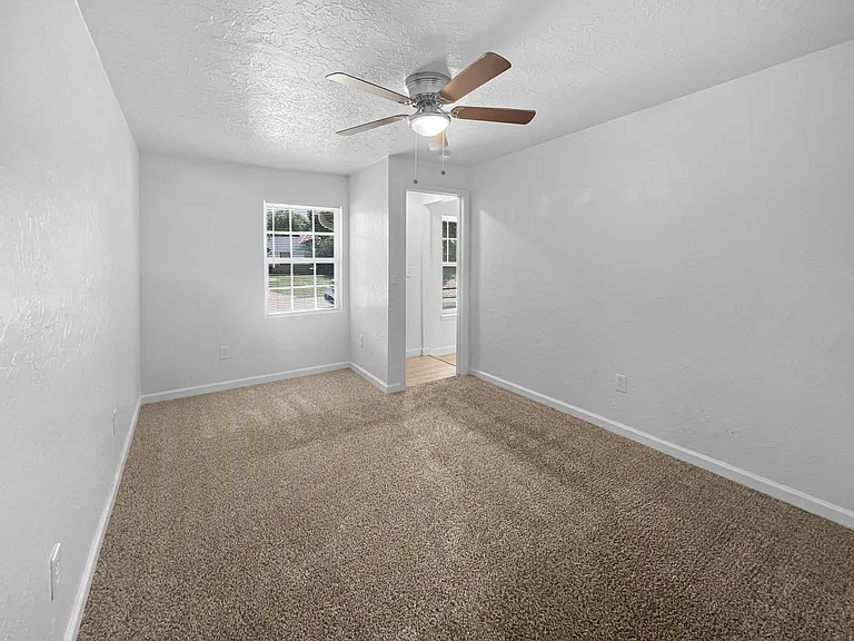 4533 SW Beta Ave — Photo 10