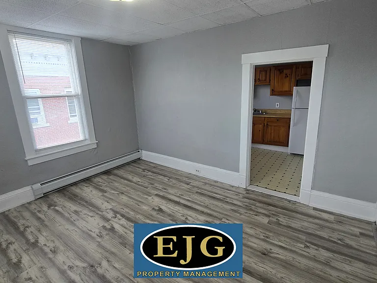50 Main St #6 — Photo 12