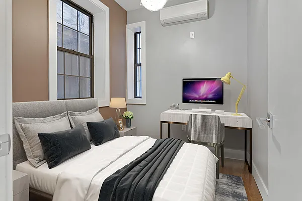 Rented by Safdie Realty Group | media 19