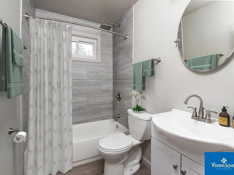 Winston Square Apartments — Photo 7