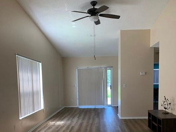 5th image of 7140 Parkside Villas Dr N