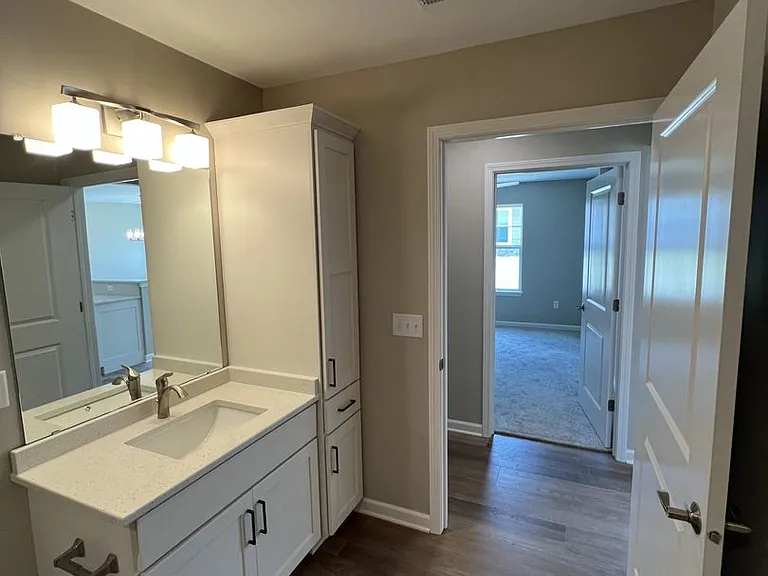 1063 Anchor Ave W — Photo 10