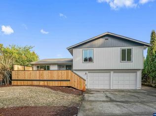 2296 Greentree Dr NE, Salem, OR 97305