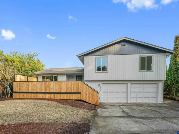 2296 Greentree Dr NE, Salem, OR 97305