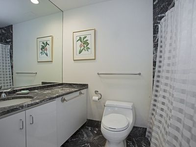 216-218 E 47th St #12A, New York, NY, 10017