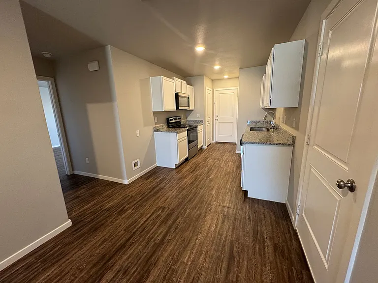 3411 Tiffin Ave — Photo 5