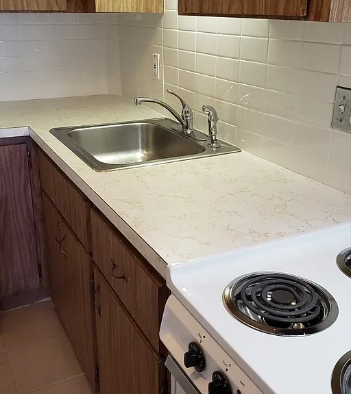 924 Beacon St #6 — Photo 10