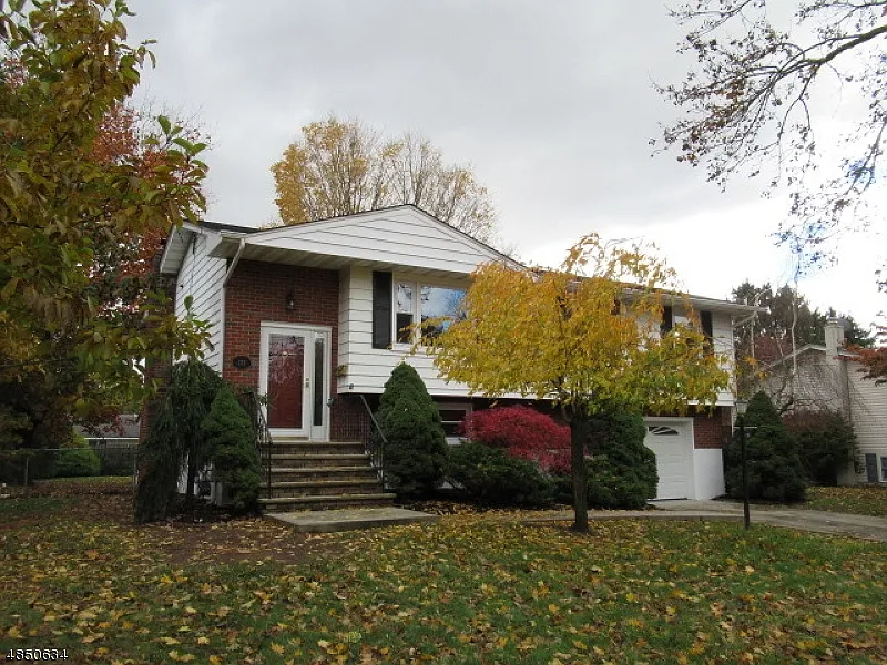 122 Louis Ln photo 1