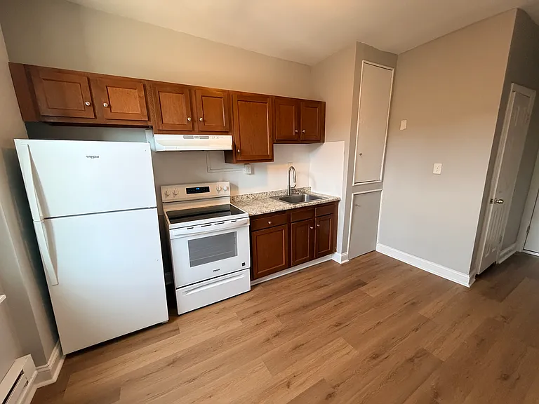 393-399 Main St #301 — Photo 4