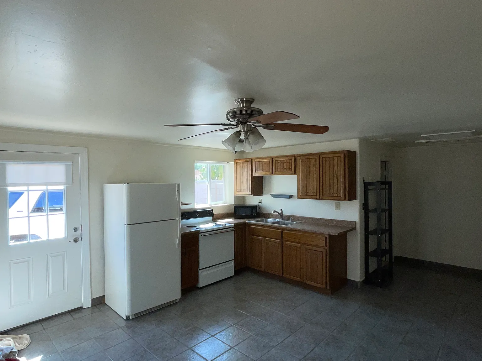1321 E Diamond St — Photo 3