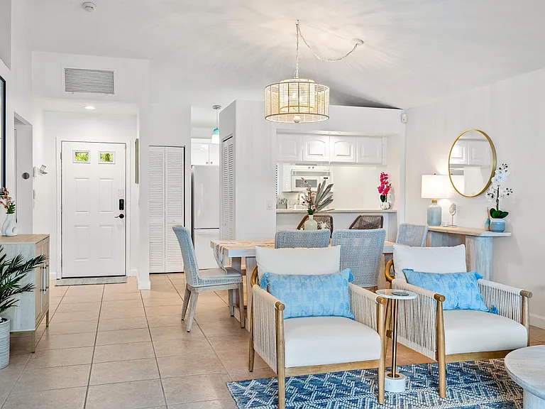 913 Club Dr — Photo 12
