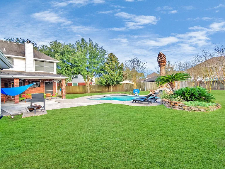 10007 Hickory Trail Ln — Photo 33
