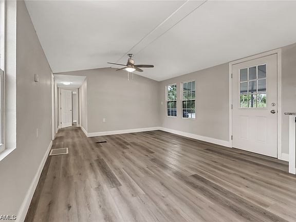 4th image of 4461 Palmcrest Ln