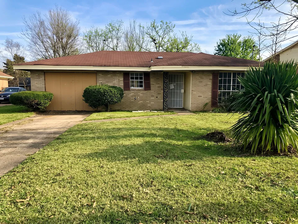 5413 Cathy Dr