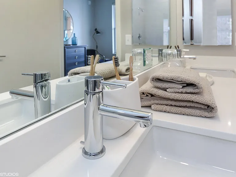 HIGHPOINT Clarendon Hills — Photo 15