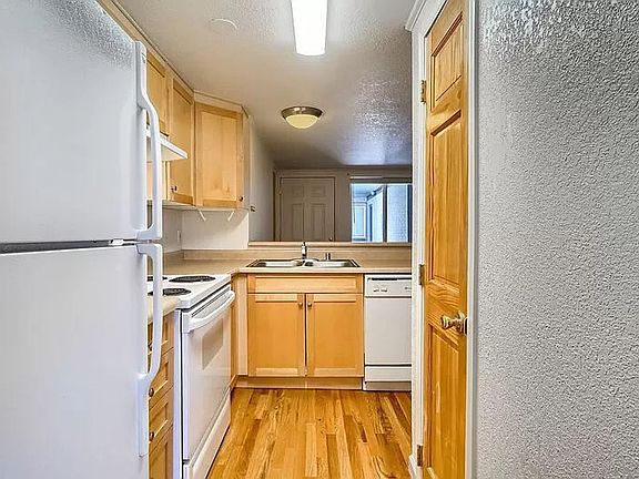 5th image of 336 N Grant St APT 402