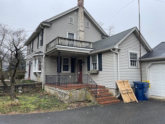 33 Leacock Rd