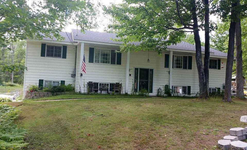 1st image of 132 Surrey Ln