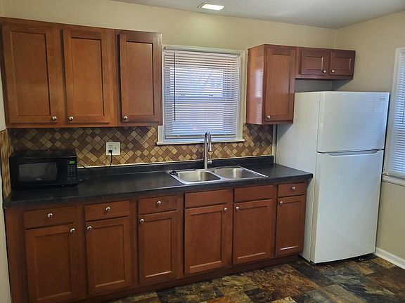3rd image of 4623 North 38th STREET