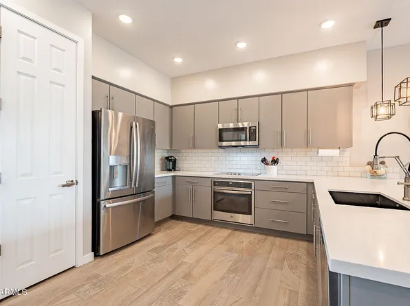 250 W QUEEN CREEK Road #206, Chandler, AZ 85248