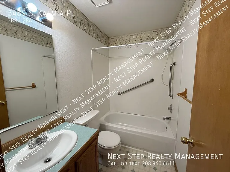 5489 S Kalmia Pl — Photo 13